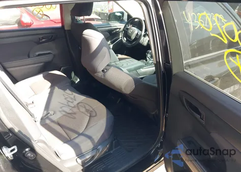 2023 Toyota Highlander Le z USA, uszkodzony, nr VIN 5TDKDRAH5PS006020